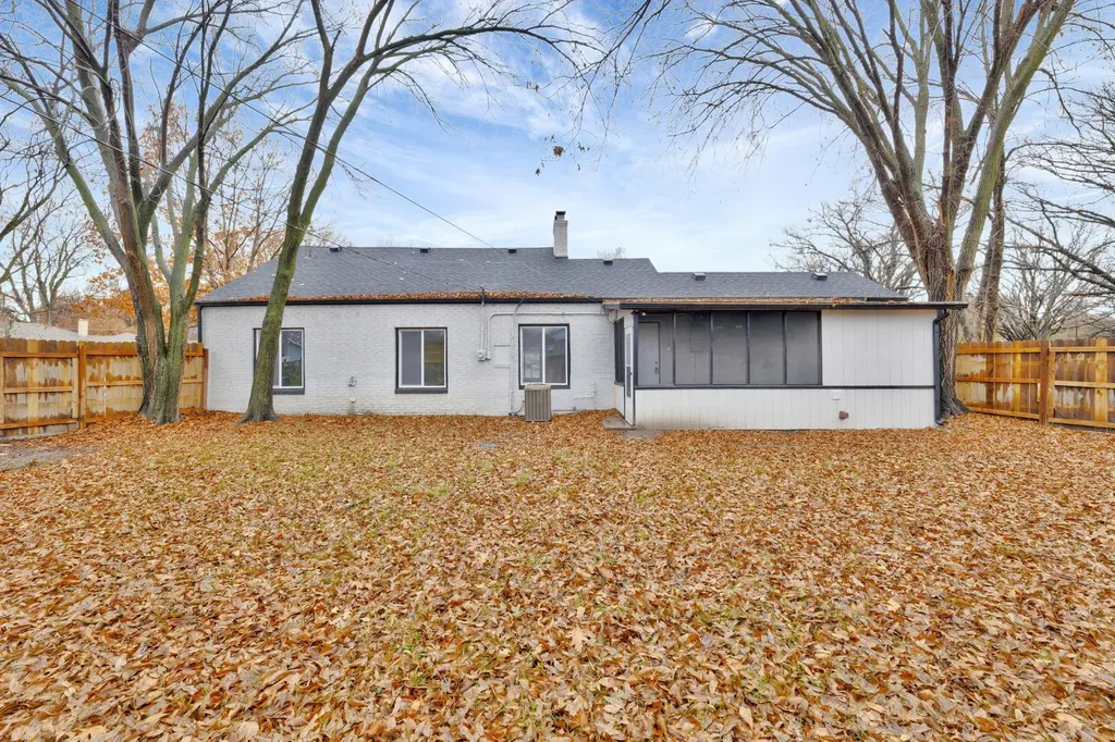 5608 E Park Hollow Drive Wichita KS 67208