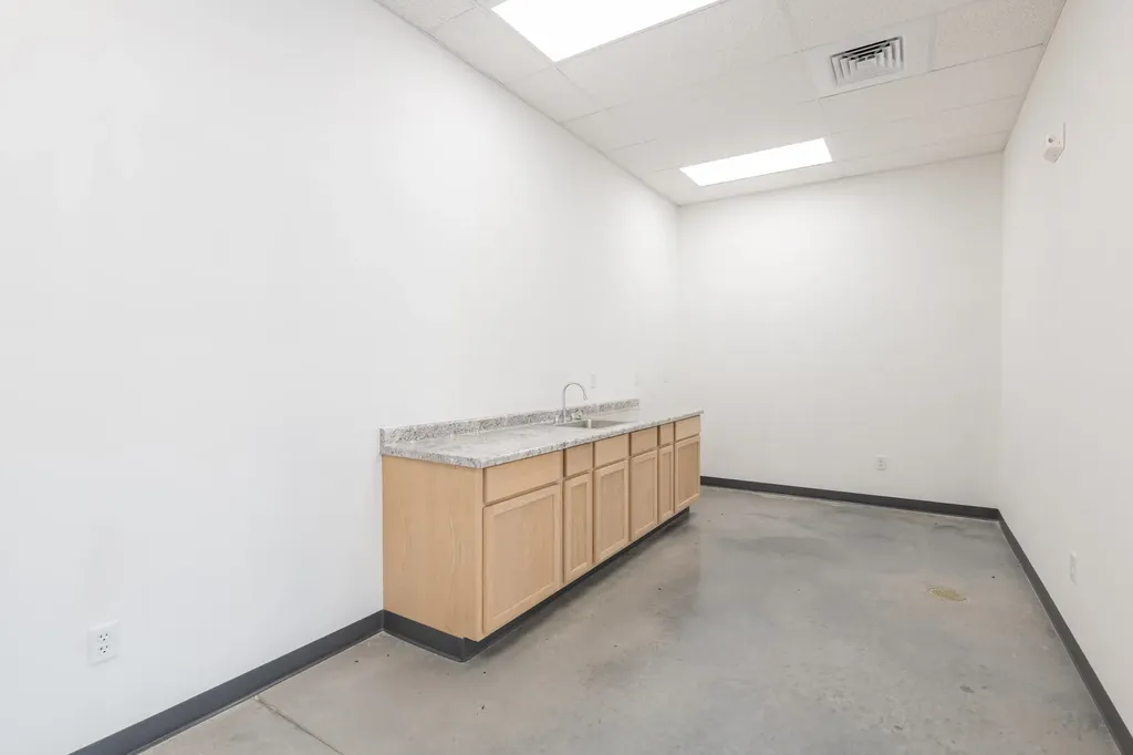1504 E 61st Street N Park City KS 67219