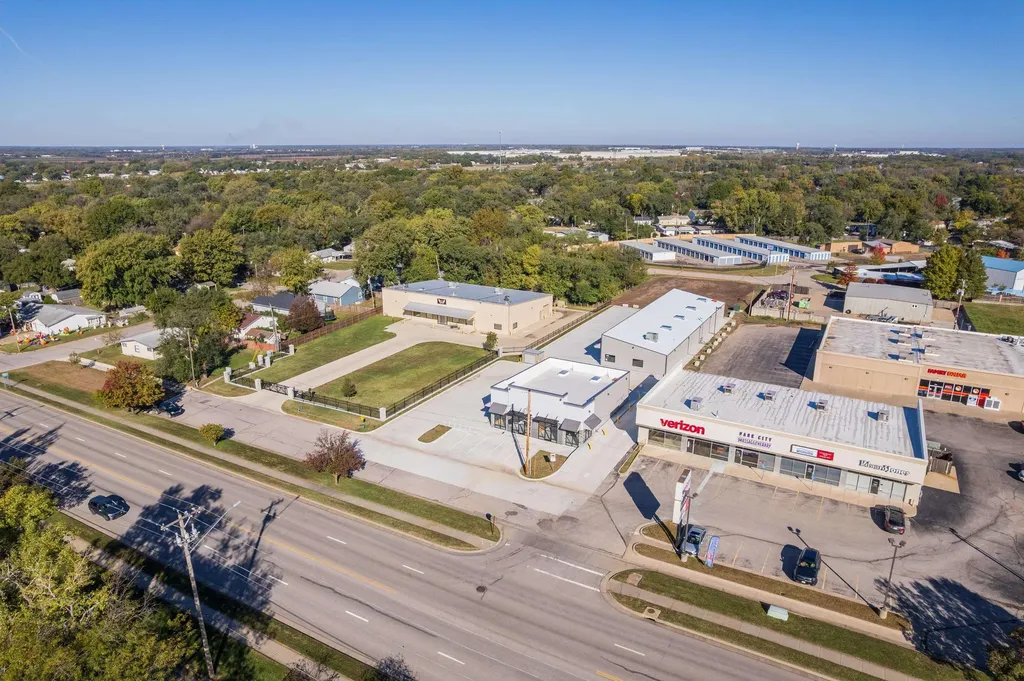 1504 E 61st Street N Park City KS 67219