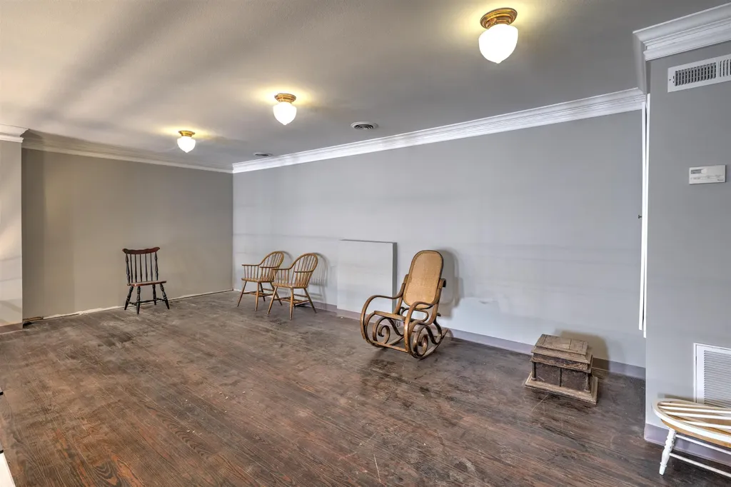 810 Main Street Winfield KS 67156