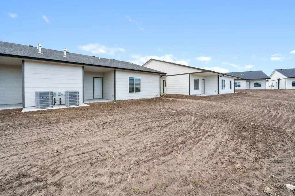 841 S Wybern Street Valley Center KS 67147-8977