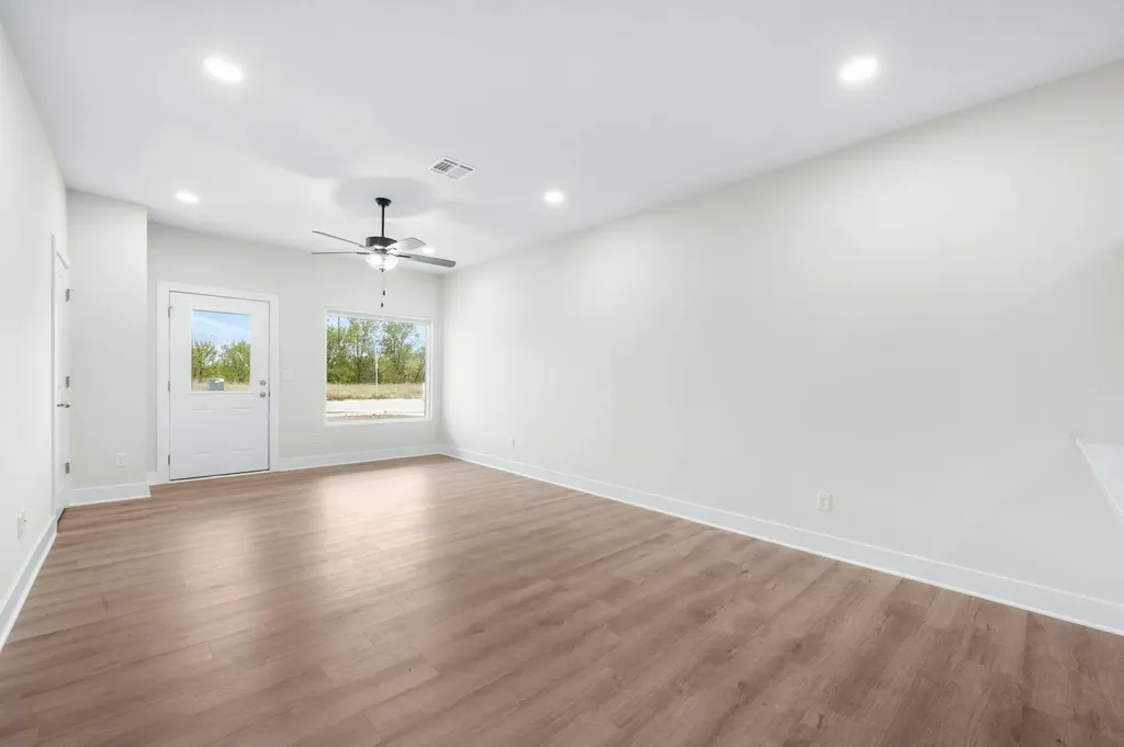 841 S Wybern Street Valley Center KS 67147-8977