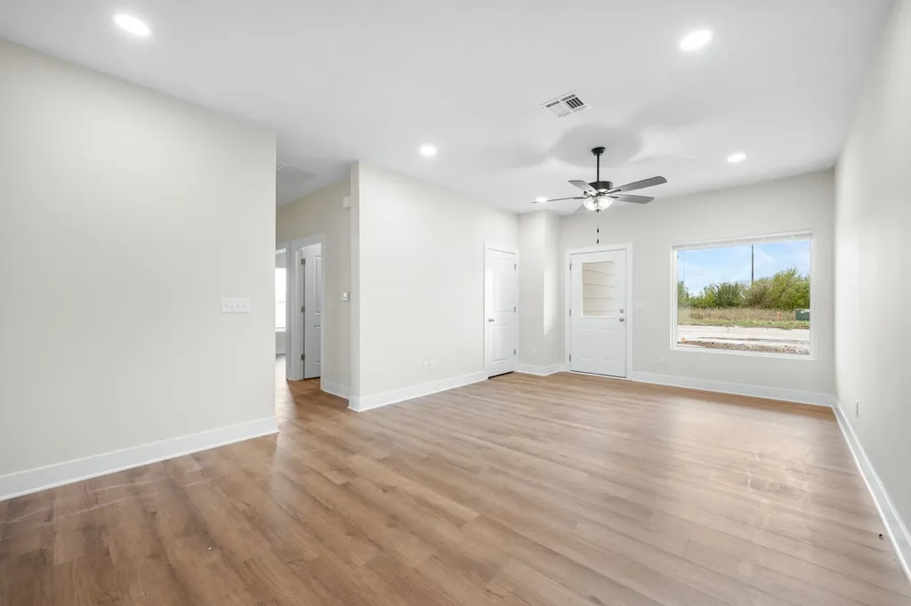841 S Wybern Street Valley Center KS 67147-8977