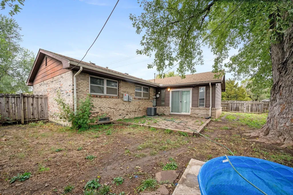 1418 Money Street Augusta KS 67010