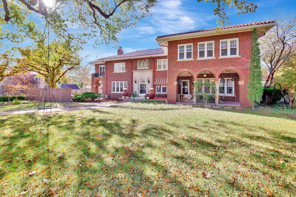 201 N Broadview Street Wichita KS 67208