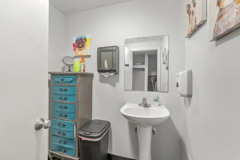 103 W Spring Avenue Conway Springs KS 67031