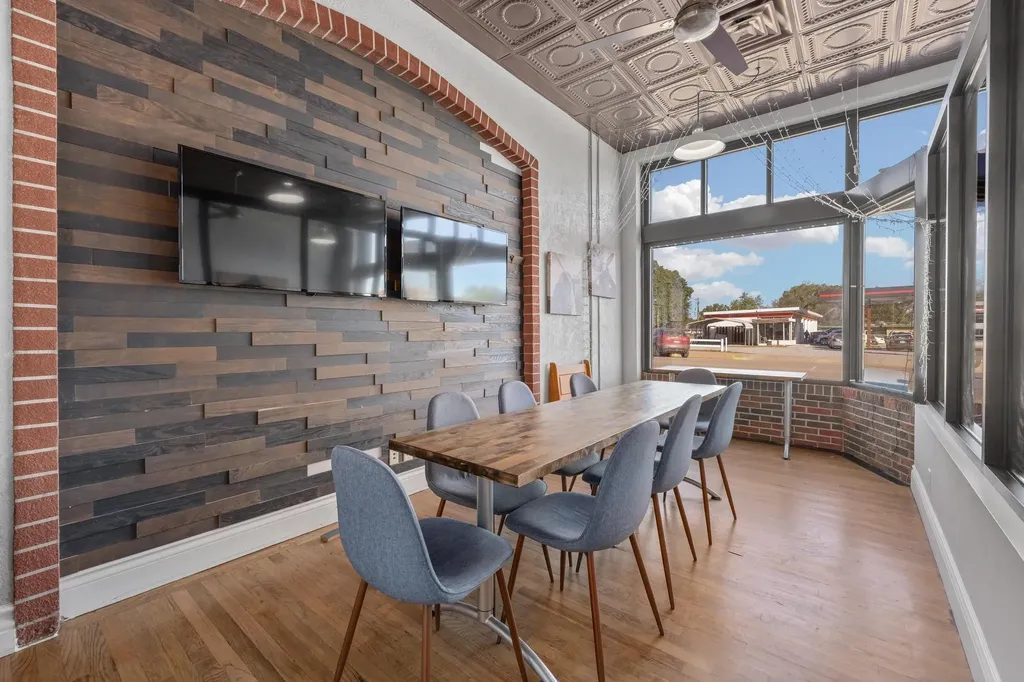 103 W Spring Avenue Conway Springs KS 67031