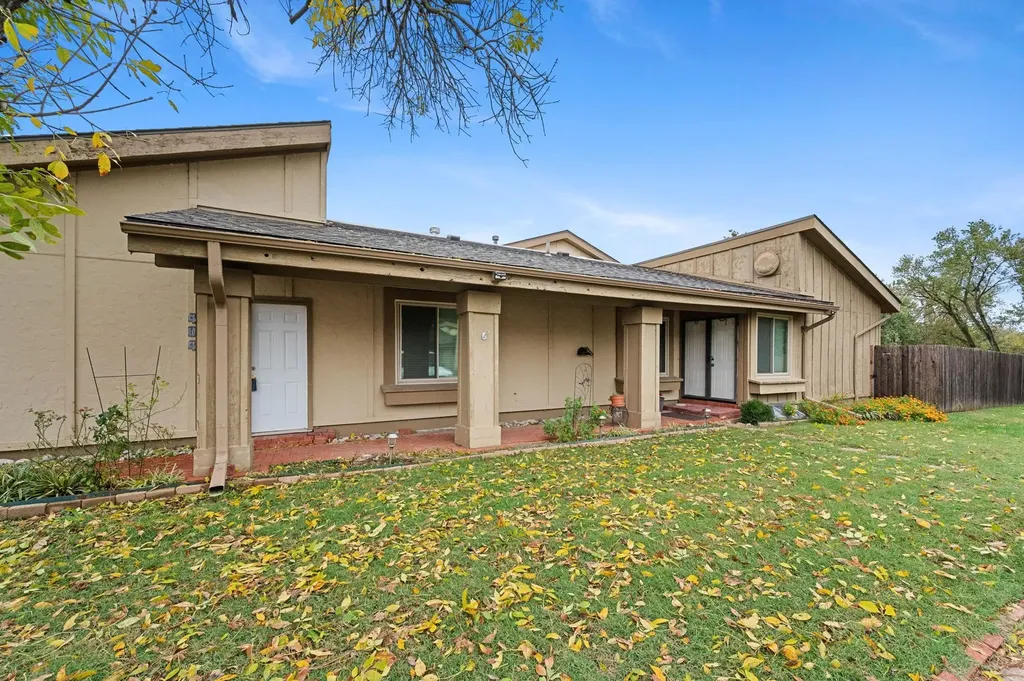 8419 E Harry Wichita KS 67207