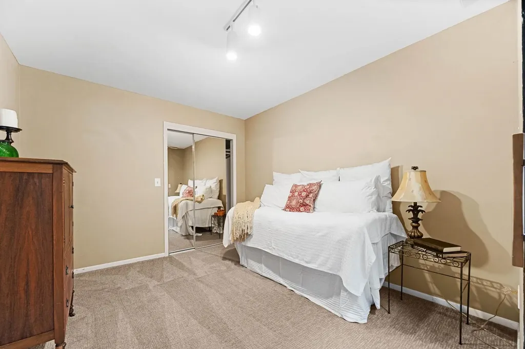 8419 E Harry Wichita KS 67207