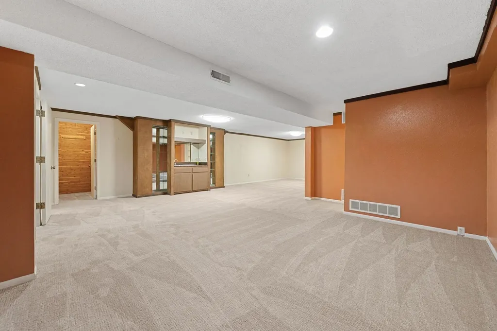 8419 E Harry Wichita KS 67207