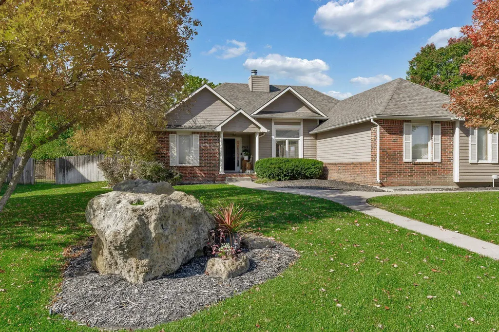2013 N Grace Avenue Court Andover KS 67002