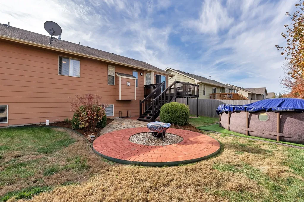 1528 E Prairie Hill Street Park City KS 67219