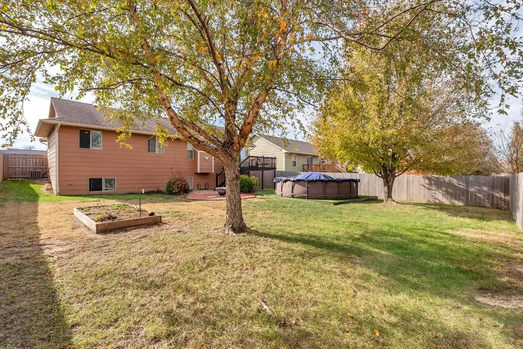 1528 E Prairie Hill Street Park City KS 67219