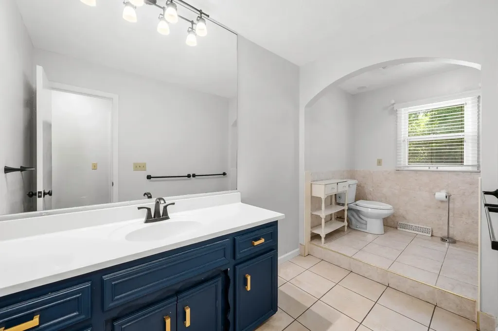 7911 E Donegal Street Wichita KS 67206