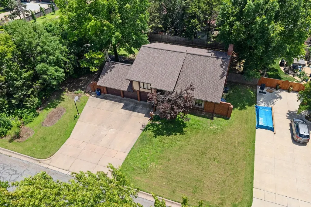 7911 E Donegal Street Wichita KS 67206