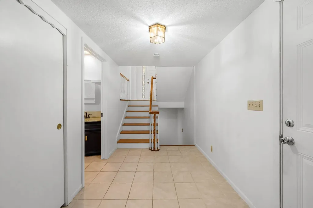 7911 E Donegal Street Wichita KS 67206