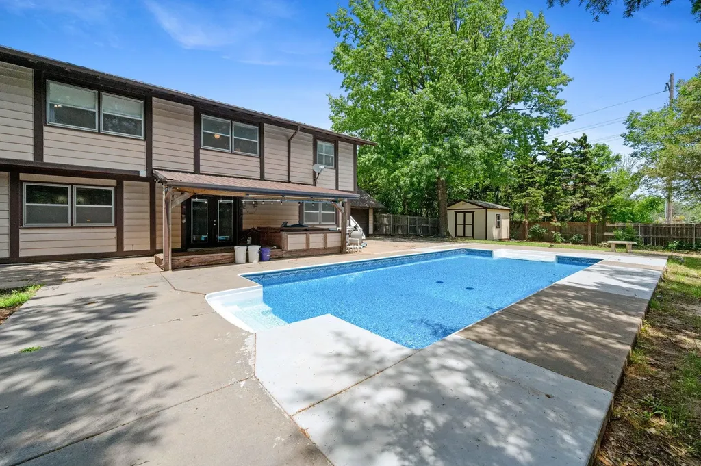 7911 E Donegal Street Wichita KS 67206