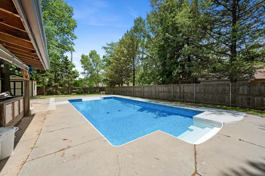 7911 E Donegal Street Wichita KS 67206