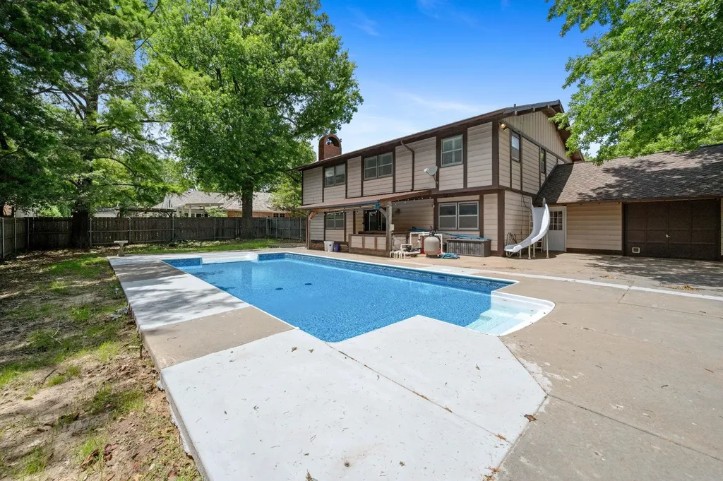 7911 E Donegal Street Wichita KS 67206