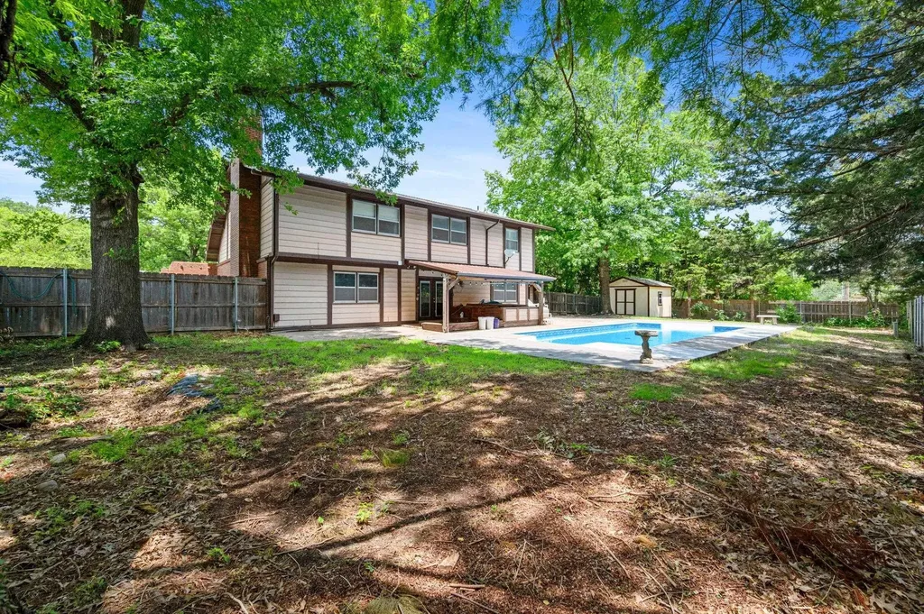7911 E Donegal Street Wichita KS 67206