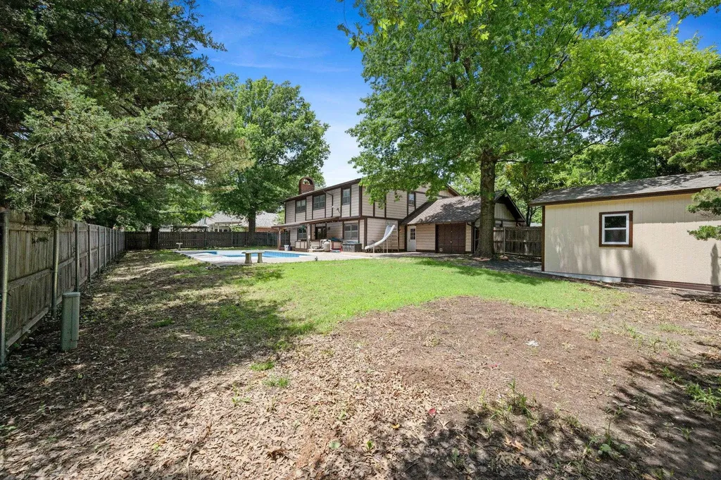 7911 E Donegal Street Wichita KS 67206