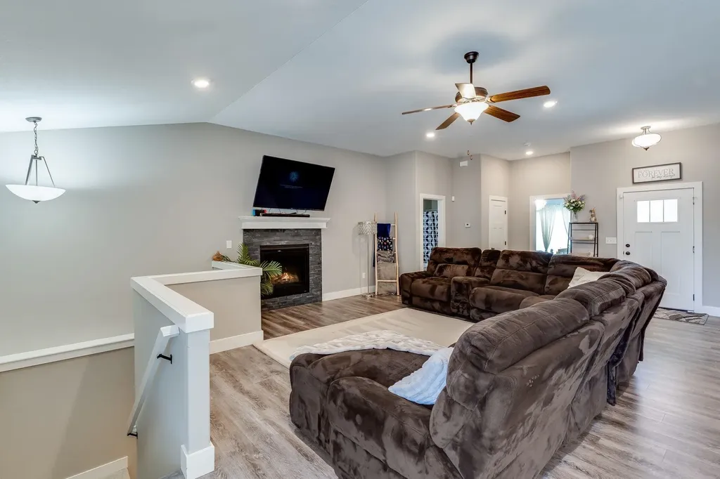 3040 N Susan Lane Mulvane KS 67110