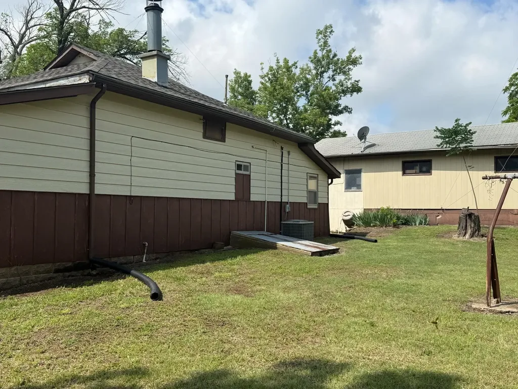 10498 SW 90th Street Augusta KS 67010