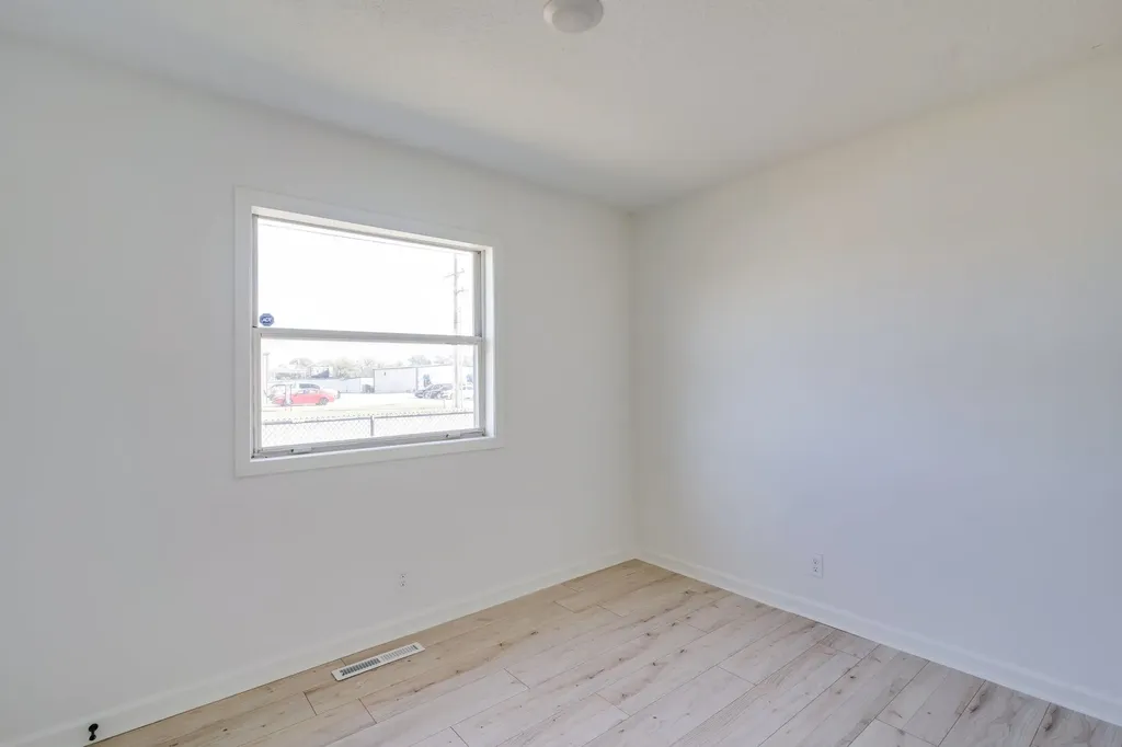 1613 E Del Mar Street Wichita KS 67216