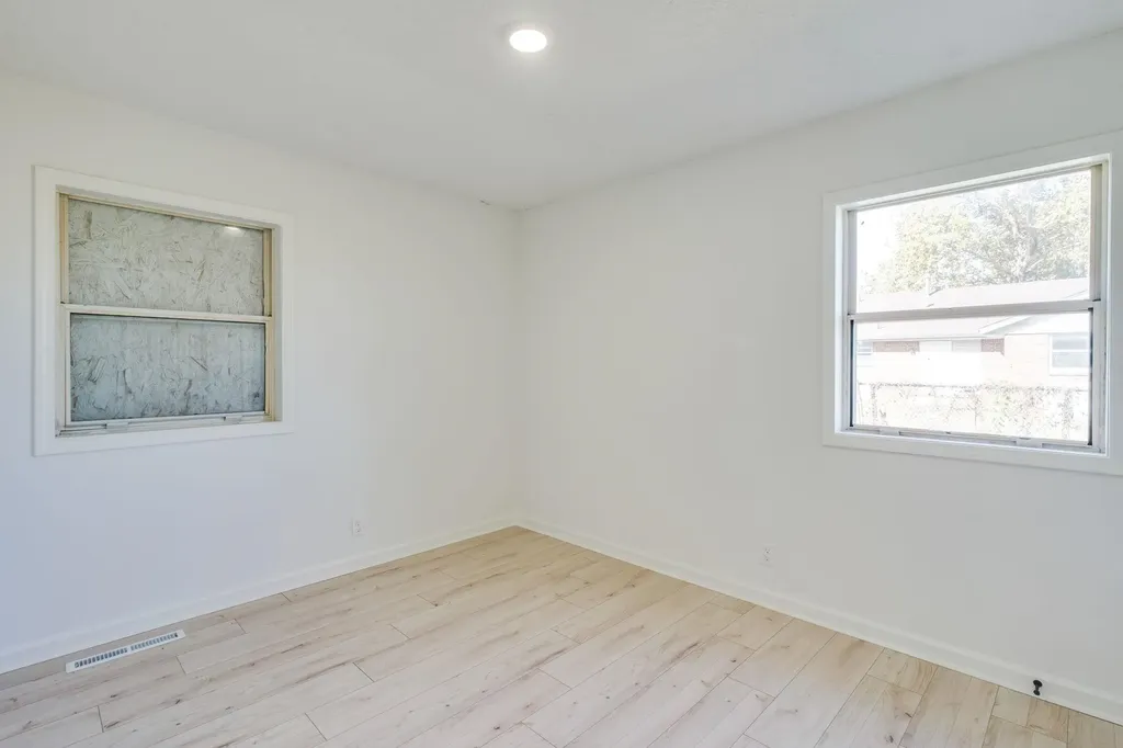 1613 E Del Mar Street Wichita KS 67216