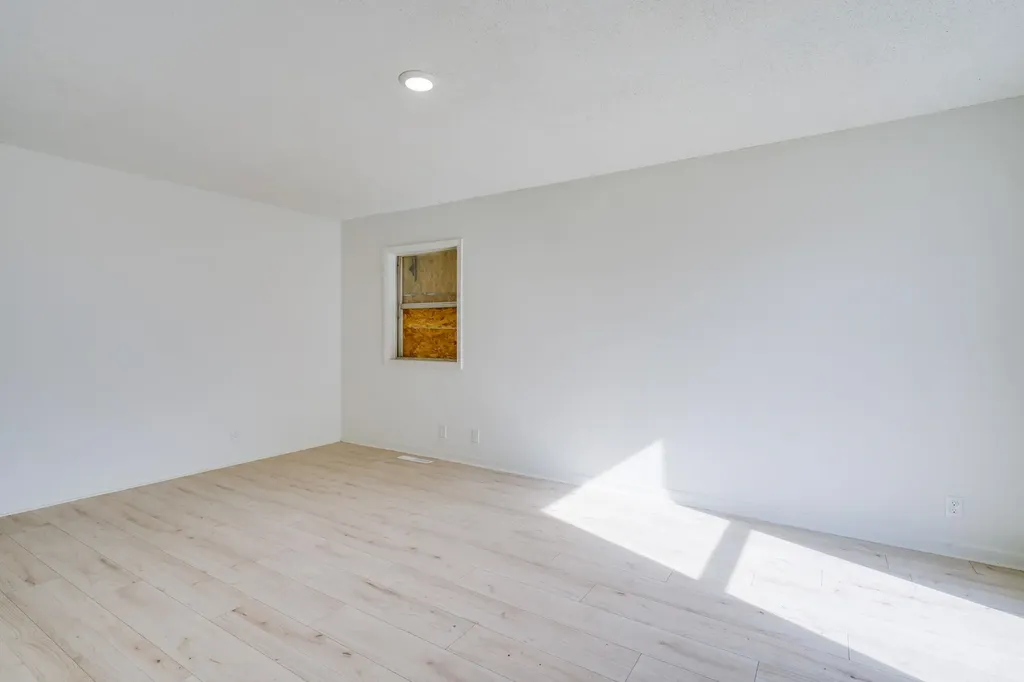 1613 E Del Mar Street Wichita KS 67216