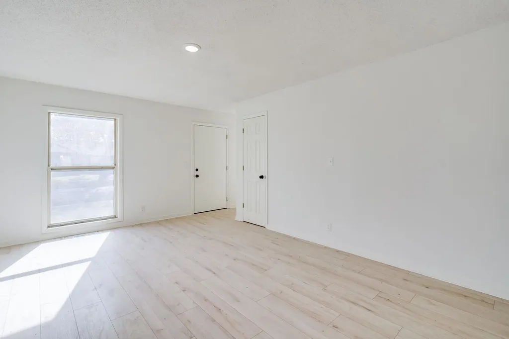 1613 E Del Mar Street Wichita KS 67216