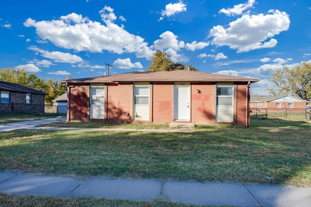 1508 E Catalina Wichita KS 67216
