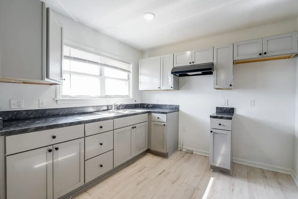 1508 E Catalina Wichita KS 67216