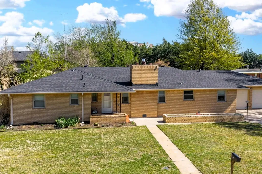 405 Circle Drive Wellington KS 67152