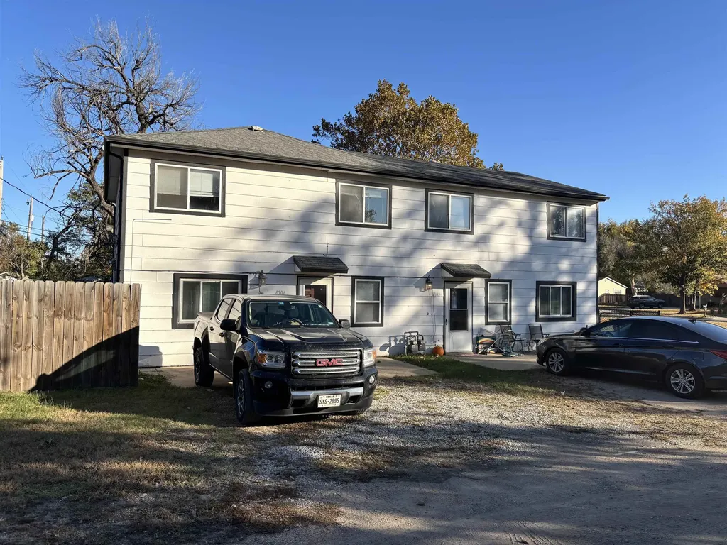 4702-4704 W Murdock Street Wichita KS 67212
