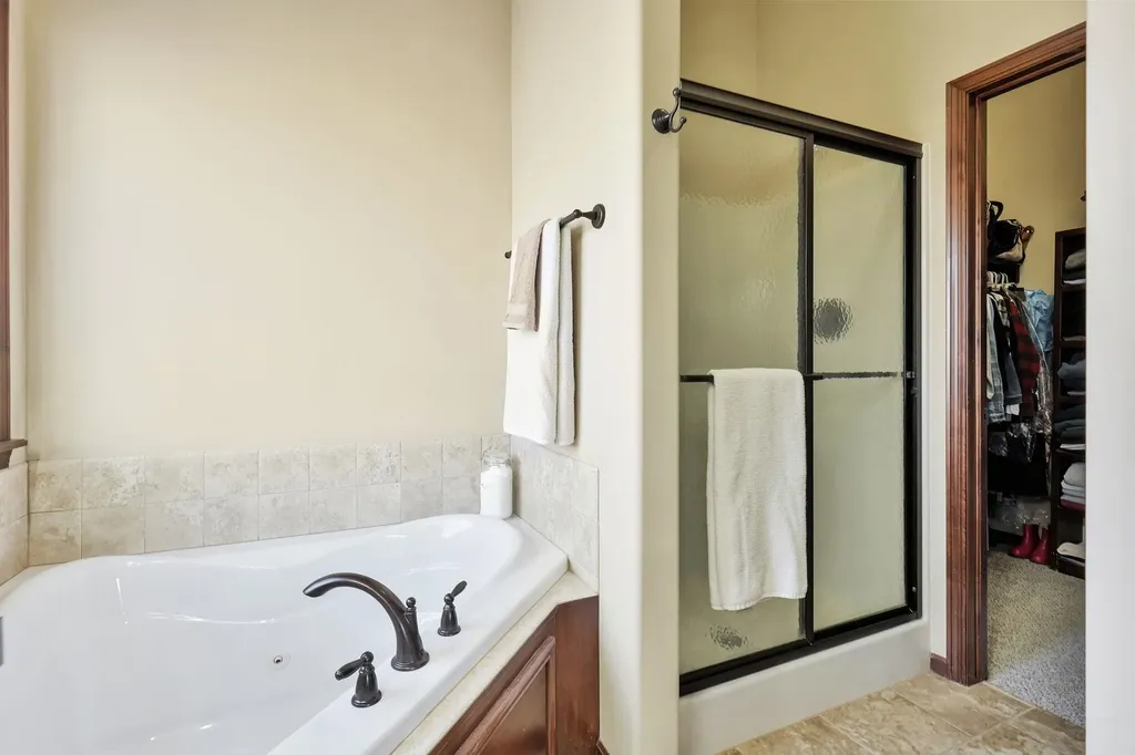 1011 N Beau Jardin Court Derby KS 67037