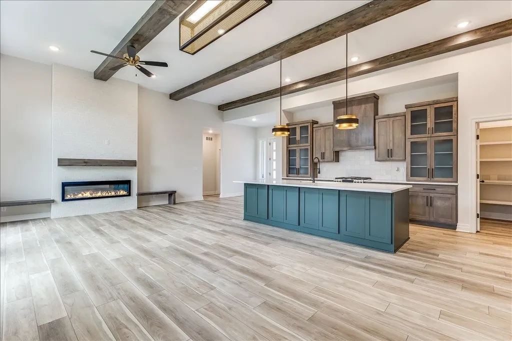 4462 N Grey Meadows Maize KS 67101