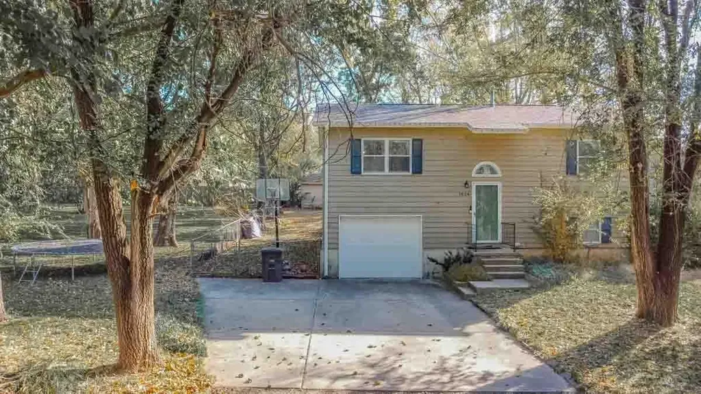 1626 N 14th Street Arkansas City KS 67005