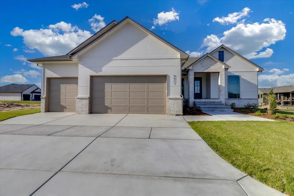 4431 N Grey Meadows Court Maize KS 67101