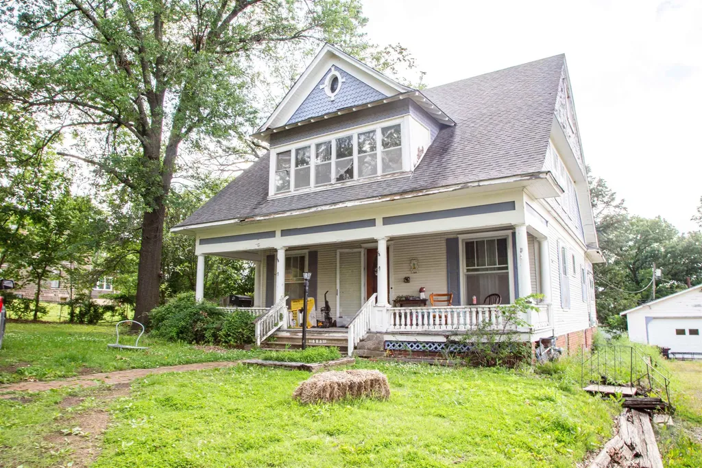 115 S 5th Street Fredonia KS 66736