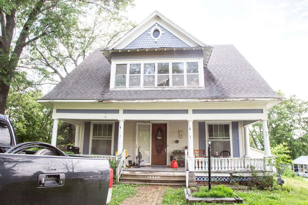 115 S 5th Street Fredonia KS 66736