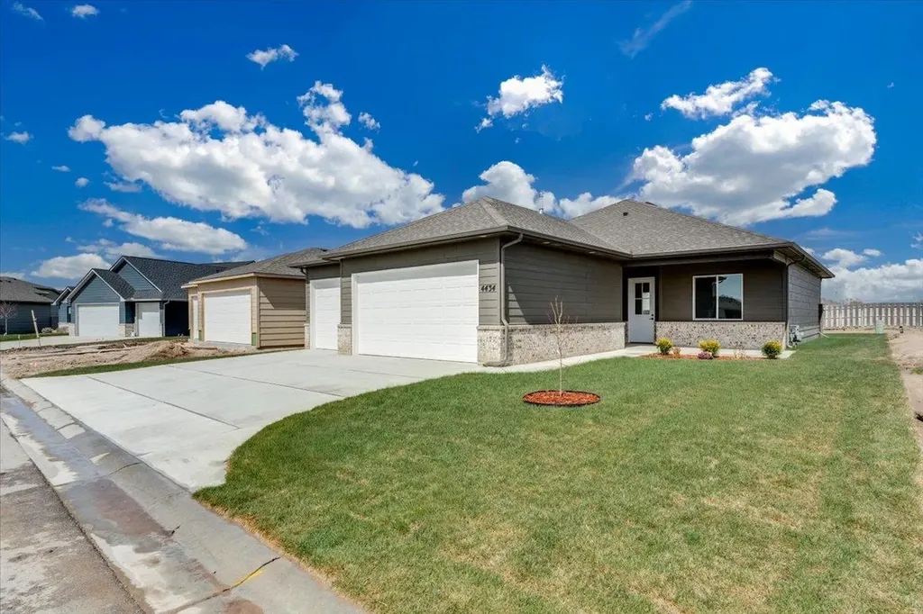 4434 N Sunny Court Wichita KS 67205