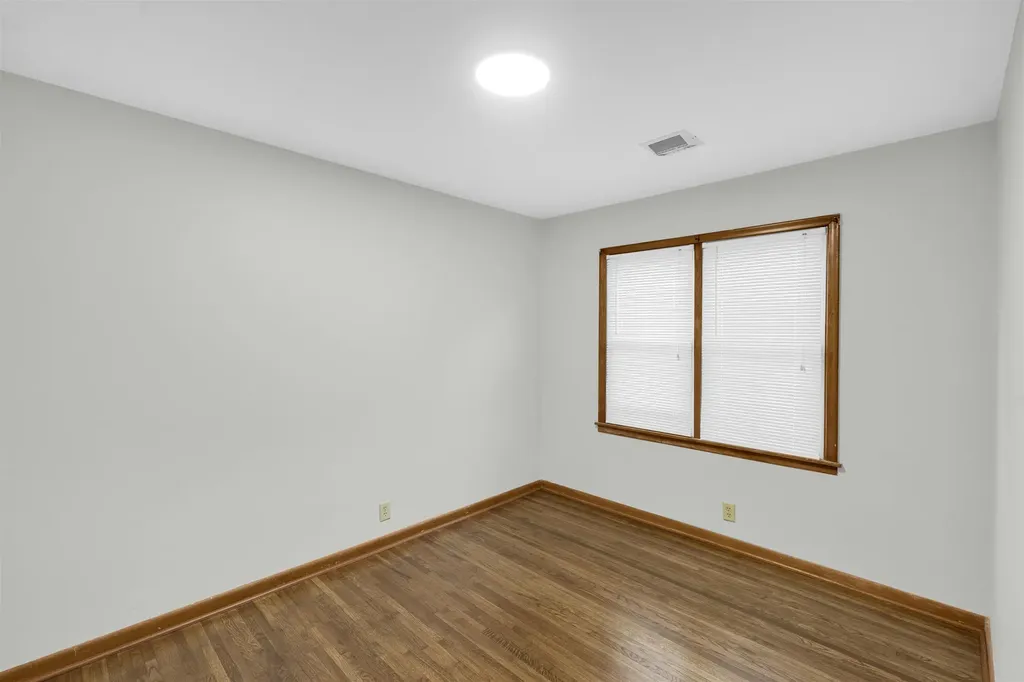 1808 W Dallas Street Wichita KS 67217