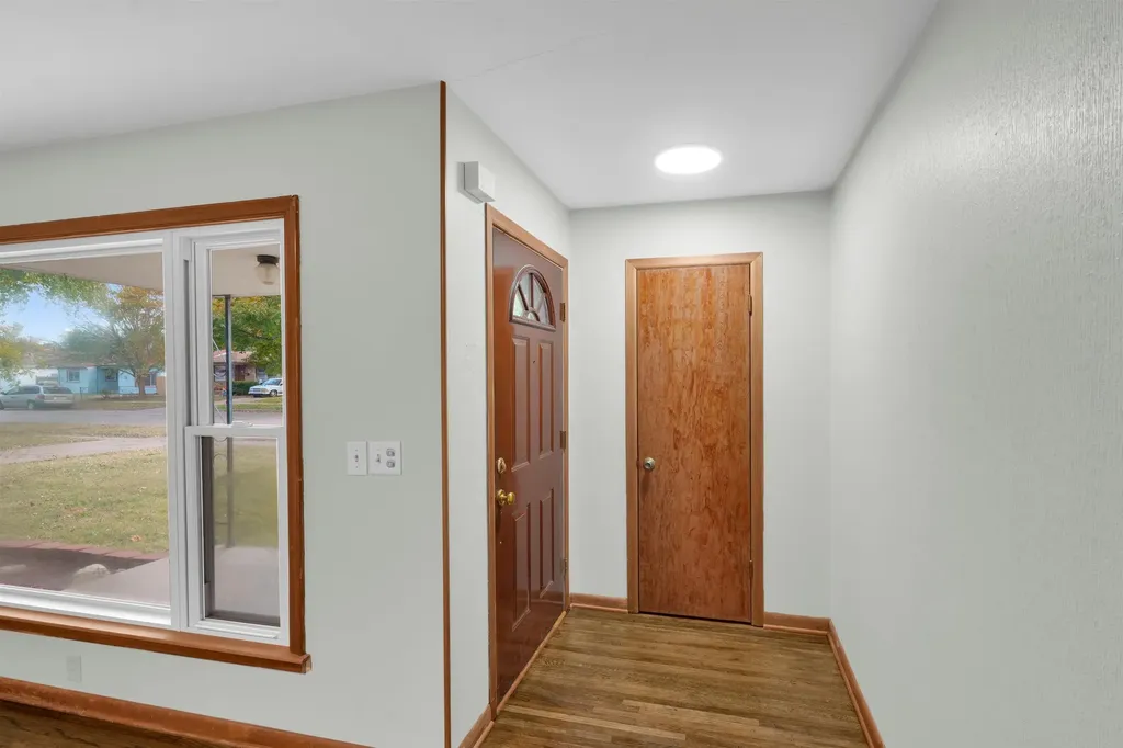 1808 W Dallas Street Wichita KS 67217