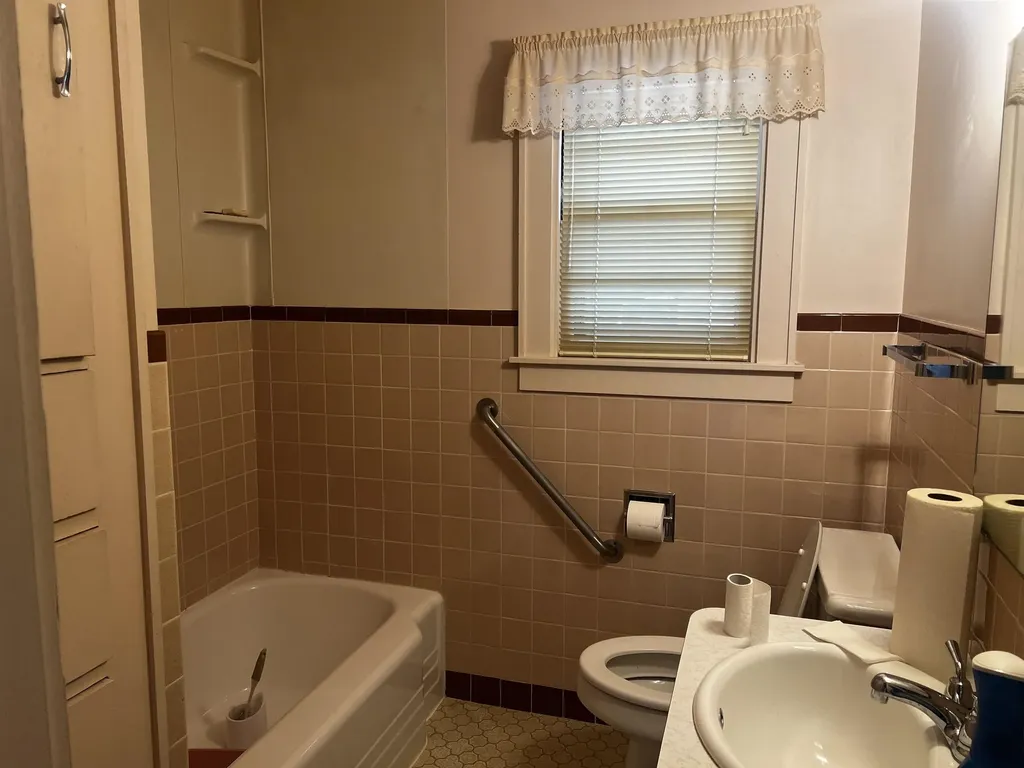 1702 N 8 Arkansas City KS 67005