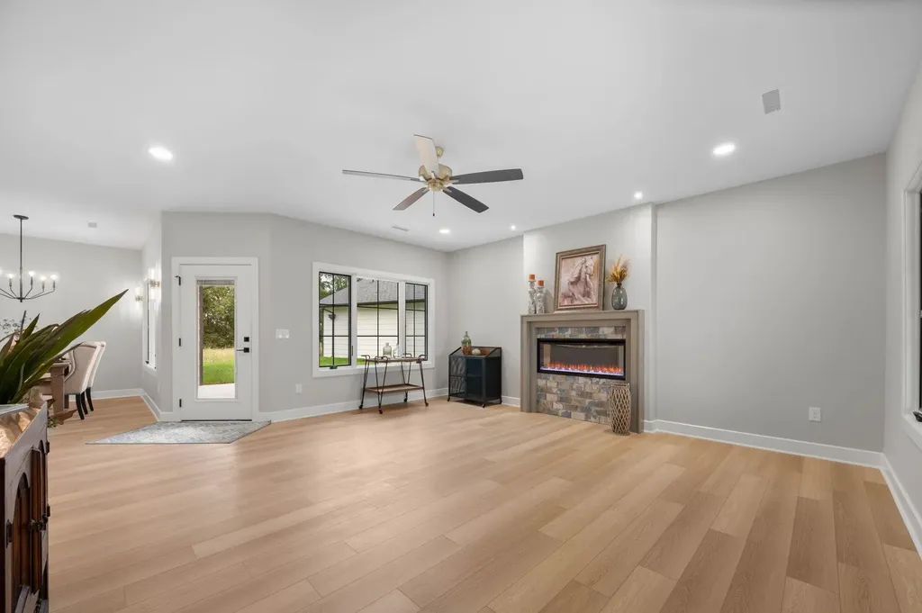 6134 N Hiebert Drive Park City KS 67219