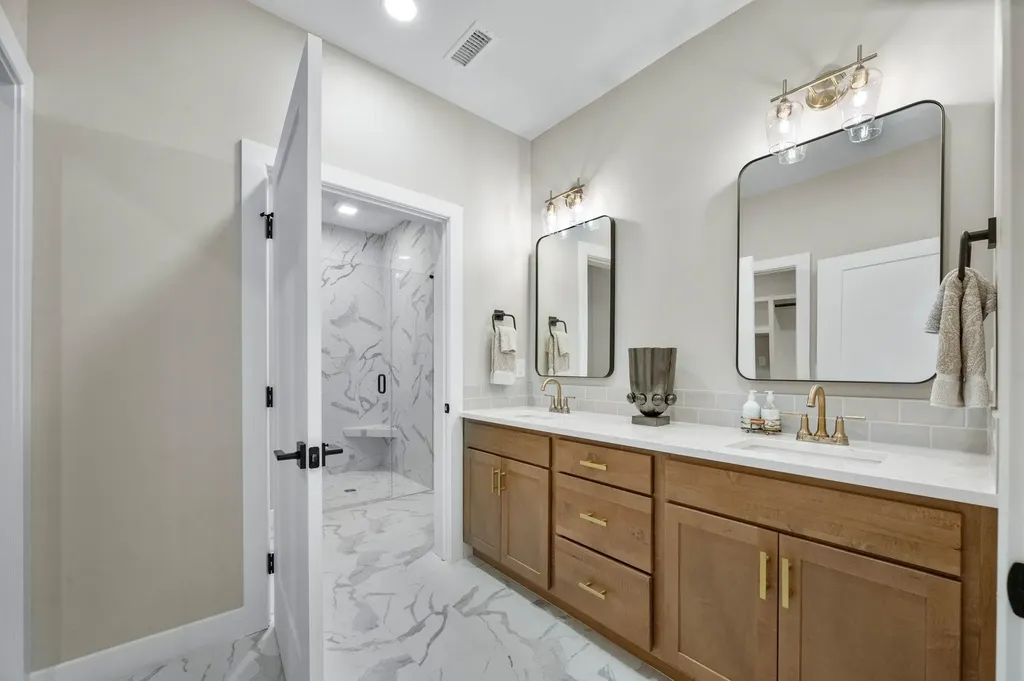 6134 N Hiebert Drive Park City KS 67219