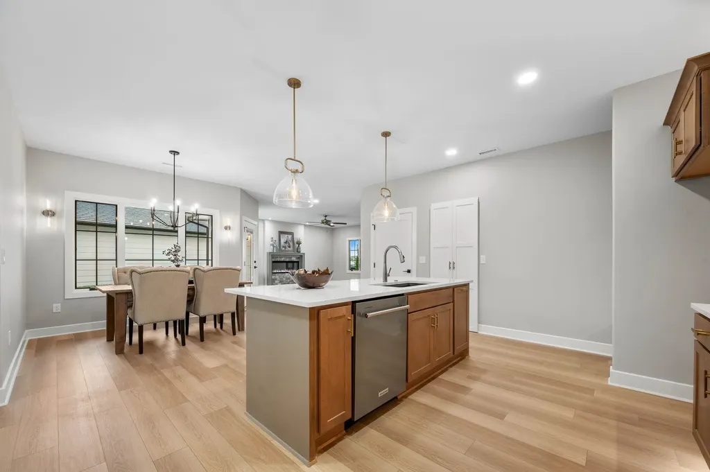 6134 N Hiebert Drive Park City KS 67219