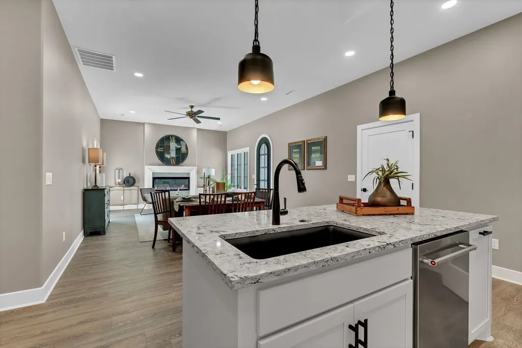 6130 N Hiebert Drive Park City KS 67219