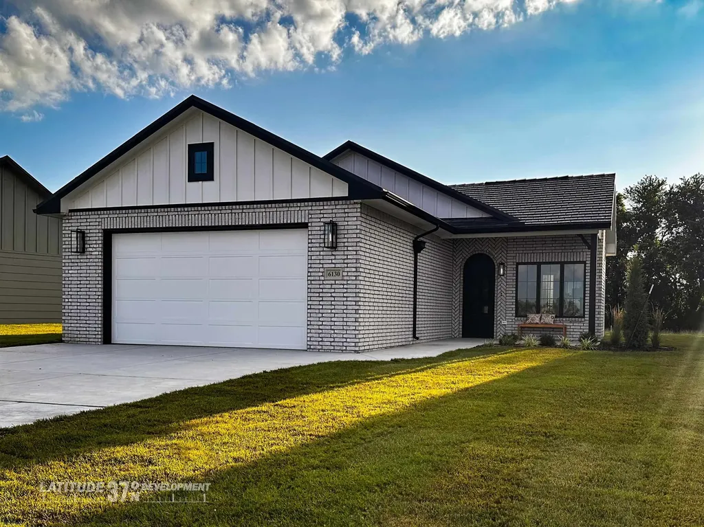 6130 N Hiebert Drive Park City KS 67219